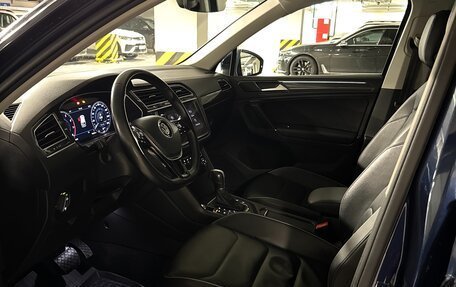 Volkswagen Tiguan II, 2018 год, 3 290 000 рублей, 38 фотография