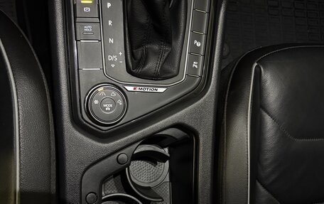 Volkswagen Tiguan II, 2018 год, 3 290 000 рублей, 30 фотография