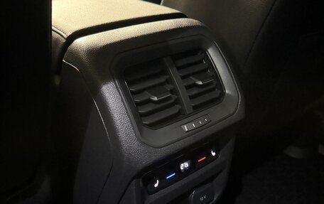 Volkswagen Tiguan II, 2018 год, 3 290 000 рублей, 31 фотография