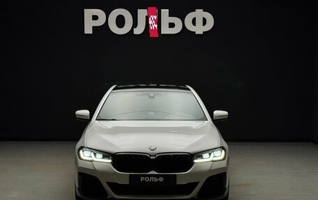 BMW 5 серия, 2020 год, 4 800 000 рублей, 2 фотография