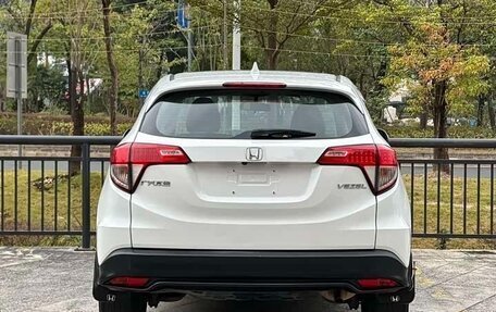 Honda Vezel, 2022 год, 1 390 000 рублей, 5 фотография