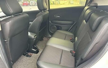 Honda Vezel, 2022 год, 1 390 000 рублей, 13 фотография