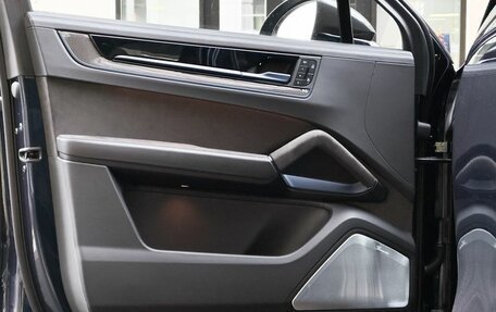 Porsche Cayenne III, 2025 год, 30 990 000 рублей, 27 фотография