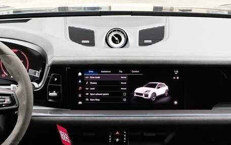 Porsche Cayenne III, 2025 год, 30 990 000 рублей, 17 фотография