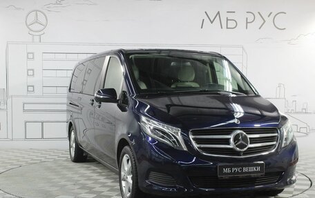 Mercedes-Benz V-Класс, 2017 год, 4 800 000 рублей, 3 фотография
