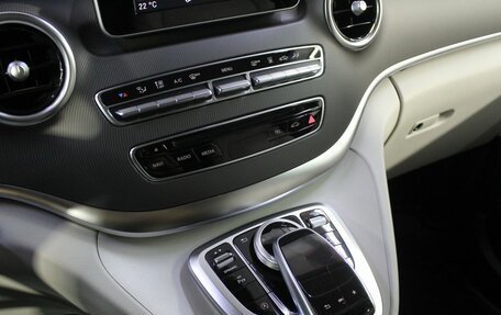 Mercedes-Benz V-Класс, 2017 год, 4 800 000 рублей, 23 фотография