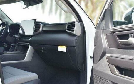 Toyota Sequoia, 2024 год, 13 000 000 рублей, 15 фотография