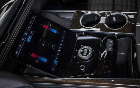 Cadillac Escalade V, 2025 год, 19 980 000 рублей, 15 фотография