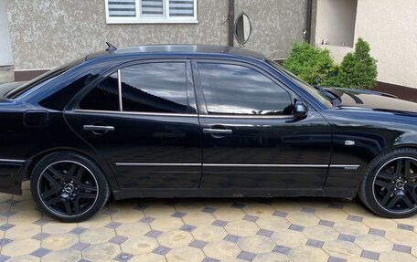 Mercedes-Benz E-Класс, 1999 год, 450 000 рублей, 2 фотография