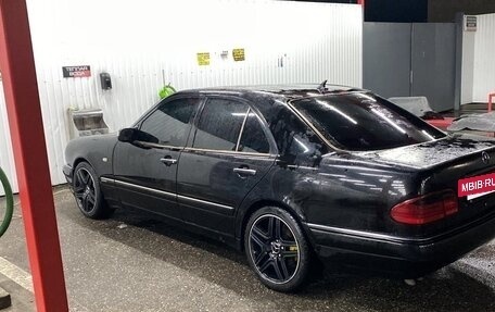 Mercedes-Benz E-Класс, 1999 год, 450 000 рублей, 6 фотография