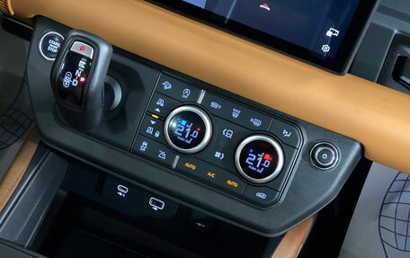 Land Rover Defender II, 2021 год, 11 000 000 рублей, 13 фотография