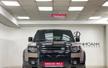 Land Rover Defender II, 2021 год, 11 000 000 рублей, 3 фотография