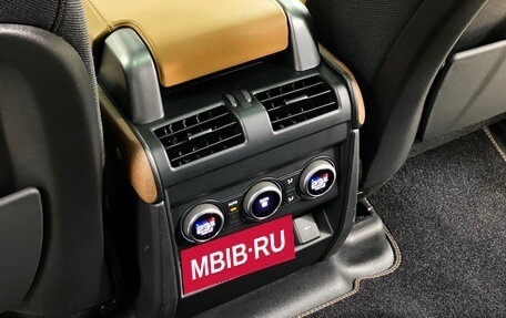 Land Rover Defender II, 2021 год, 11 000 000 рублей, 17 фотография