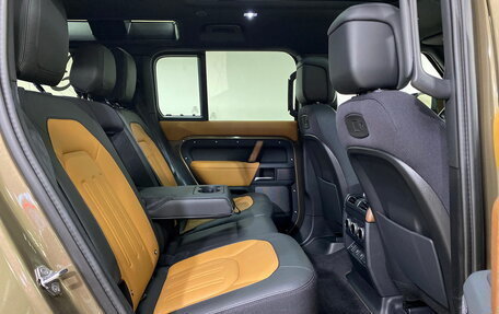 Land Rover Defender II, 2021 год, 11 000 000 рублей, 25 фотография