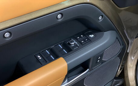 Land Rover Defender II, 2021 год, 11 000 000 рублей, 30 фотография