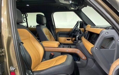 Land Rover Defender II, 2021 год, 11 000 000 рублей, 24 фотография