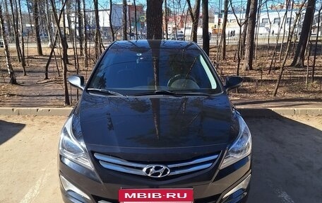 Hyundai Solaris II рестайлинг, 2015 год, 1 050 000 рублей, 3 фотография