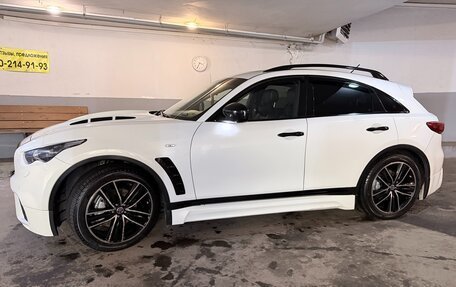 Infiniti QX70, 2014 год, 2 850 000 рублей, 3 фотография