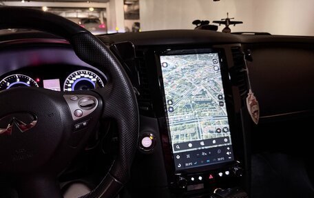 Infiniti QX70, 2014 год, 2 850 000 рублей, 8 фотография