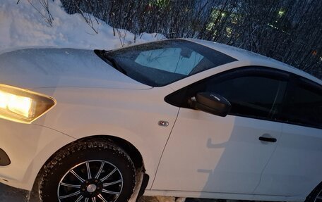 Volkswagen Polo VI (EU Market), 2013 год, 750 000 рублей, 2 фотография