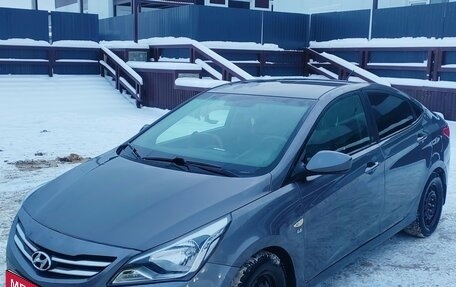 Hyundai Solaris II рестайлинг, 2015 год, 700 000 рублей, 1 фотография