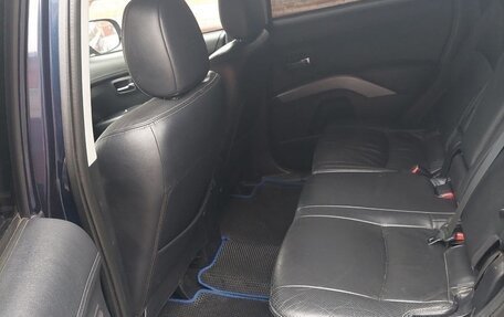 Mitsubishi Outlander III рестайлинг 3, 2010 год, 1 000 000 рублей, 8 фотография