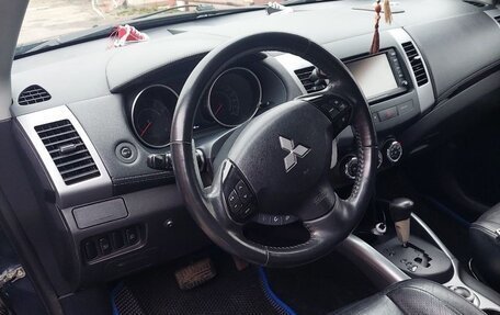 Mitsubishi Outlander III рестайлинг 3, 2010 год, 1 000 000 рублей, 6 фотография