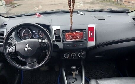 Mitsubishi Outlander III рестайлинг 3, 2010 год, 1 000 000 рублей, 7 фотография