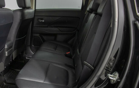 Mitsubishi Outlander III рестайлинг 3, 2017 год, 2 187 000 рублей, 11 фотография