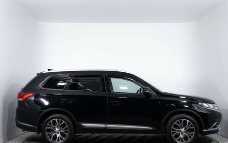 Mitsubishi Outlander III рестайлинг 3, 2017 год, 2 187 000 рублей, 4 фотография