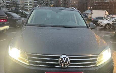 Volkswagen Touareg III, 2015 год, 3 300 000 рублей, 1 фотография