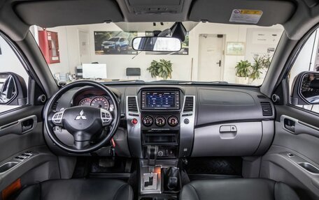 Mitsubishi Pajero Sport II рестайлинг, 2011 год, 2 288 000 рублей, 21 фотография