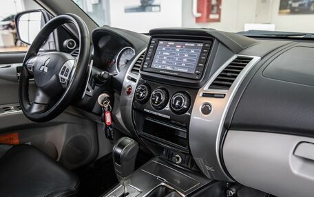 Mitsubishi Pajero Sport II рестайлинг, 2011 год, 2 288 000 рублей, 36 фотография