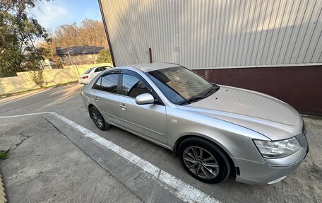 Hyundai Sonata VI, 2010 год, 690 000 рублей, 2 фотография