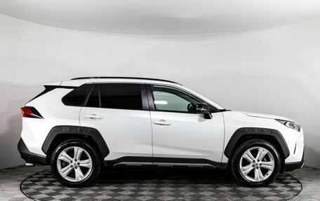 Toyota RAV4, 2022 год, 3 799 000 рублей, 5 фотография