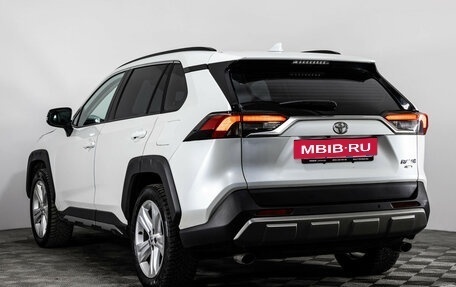 Toyota RAV4, 2022 год, 3 799 000 рублей, 8 фотография