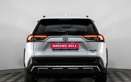 Toyota RAV4, 2022 год, 3 799 000 рублей, 7 фотография