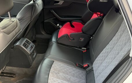 Audi A4, 2015 год, 3 000 000 рублей, 13 фотография