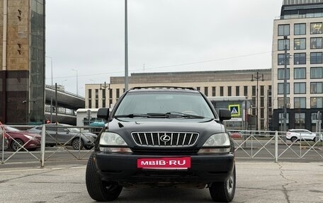 Lexus RX IV рестайлинг, 2000 год, 825 000 рублей, 3 фотография