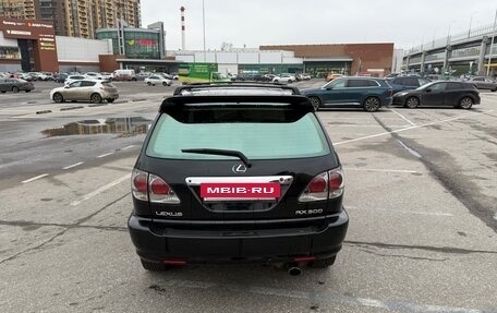 Lexus RX IV рестайлинг, 2000 год, 825 000 рублей, 9 фотография