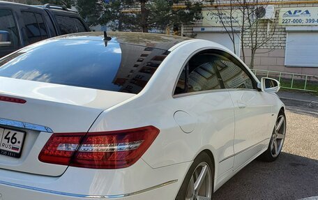 Mercedes-Benz E-Класс, 2009 год, 725 000 рублей, 3 фотография