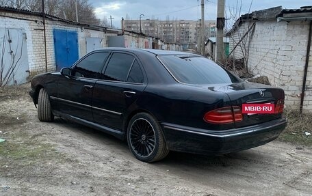 Mercedes-Benz E-Класс, 1999 год, 580 000 рублей, 8 фотография