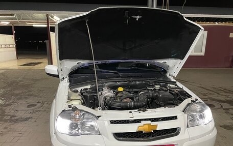 Chevrolet Niva I рестайлинг, 2012 год, 700 000 рублей, 8 фотография