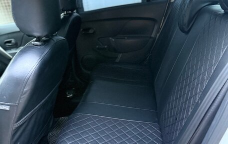 Renault Logan II, 2019 год, 600 000 рублей, 6 фотография