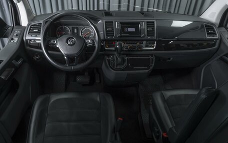 Volkswagen Multivan T6 рестайлинг, 2019 год, 5 460 000 рублей, 6 фотография