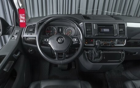 Volkswagen Multivan T6 рестайлинг, 2019 год, 5 460 000 рублей, 12 фотография