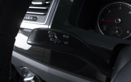 Volkswagen Multivan T6 рестайлинг, 2019 год, 5 460 000 рублей, 16 фотография