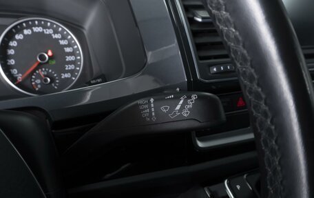 Volkswagen Multivan T6 рестайлинг, 2019 год, 5 460 000 рублей, 17 фотография