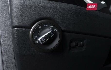 Volkswagen Multivan T6 рестайлинг, 2019 год, 5 460 000 рублей, 15 фотография