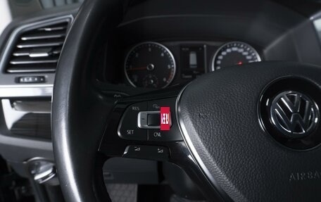 Volkswagen Multivan T6 рестайлинг, 2019 год, 5 460 000 рублей, 18 фотография